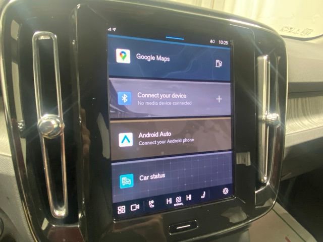 Certified 2025 Volvo XC40 B5 Core AWD/4WD image 17