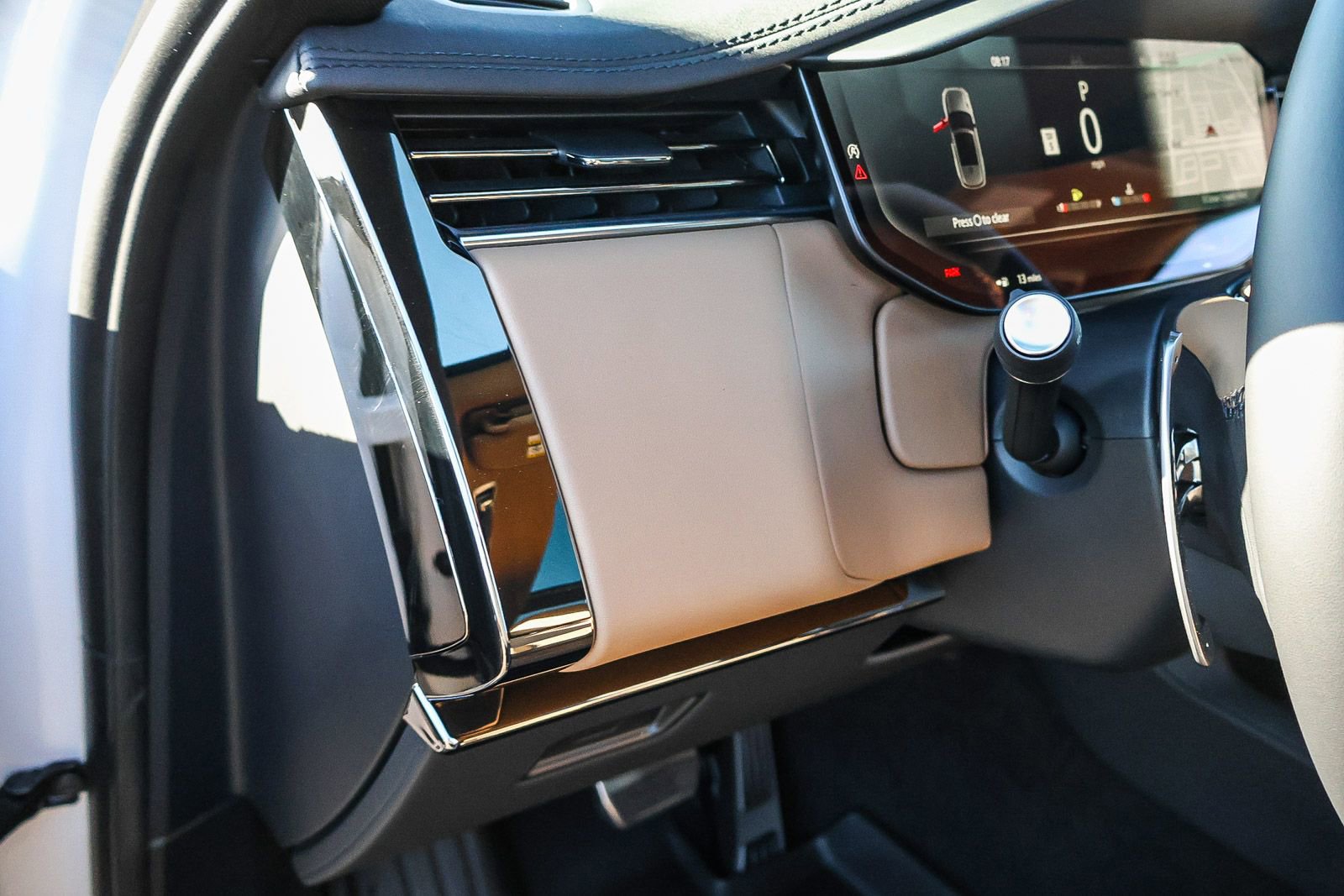 New 2026 Land Rover Range Rover Sport Dynamic SE image 32