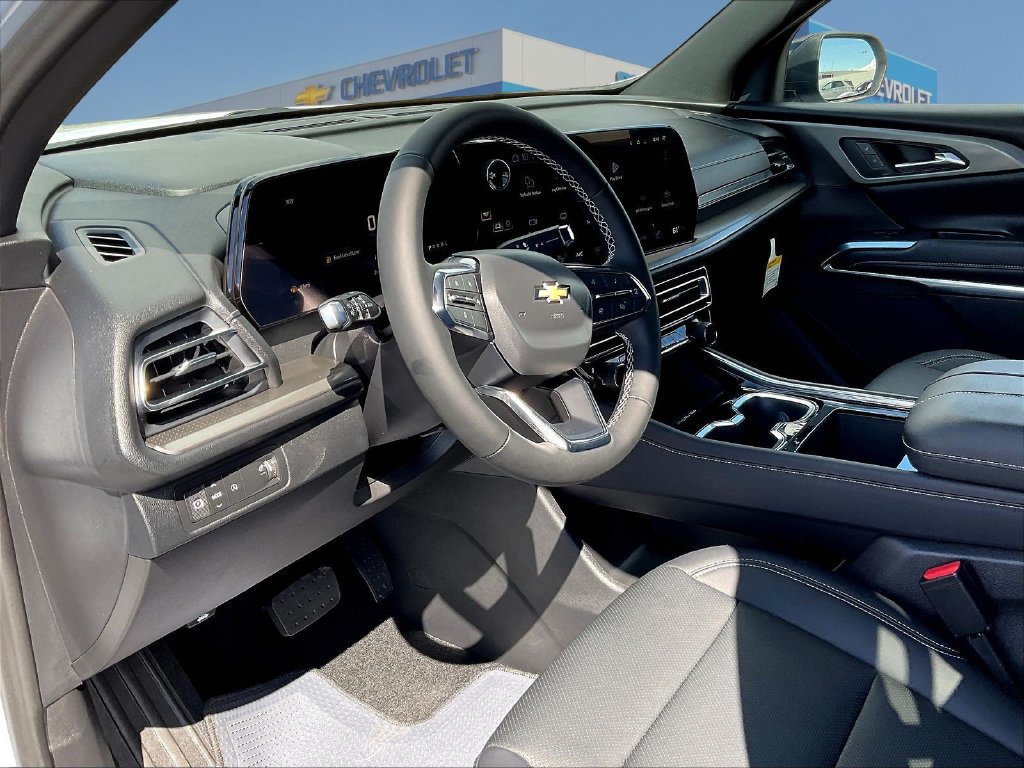 New 2027 Chevrolet Traverse LT w/ Driver Confidence Package FWD image 7