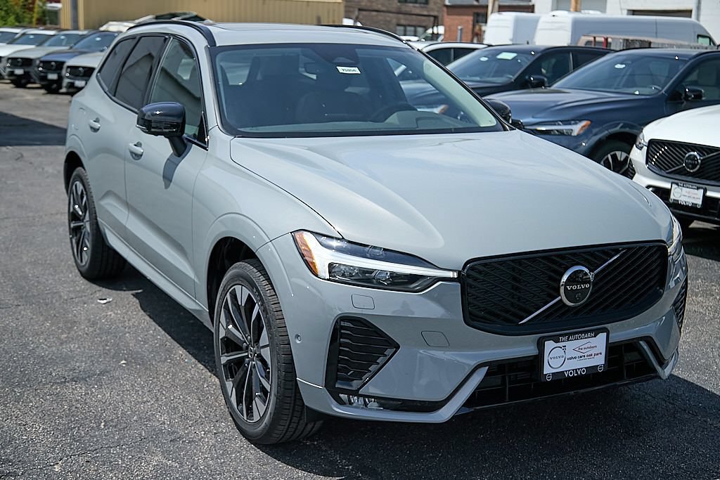 New 2026 Volvo XC60 B5 Plus w/ Climate Package PRO AWD/4WD image 4