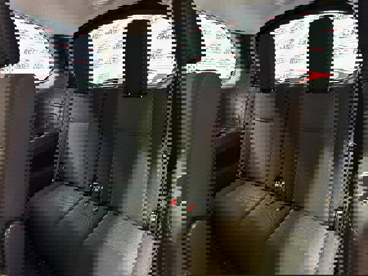 Used 2019 Nissan Pathfinder SV image 38