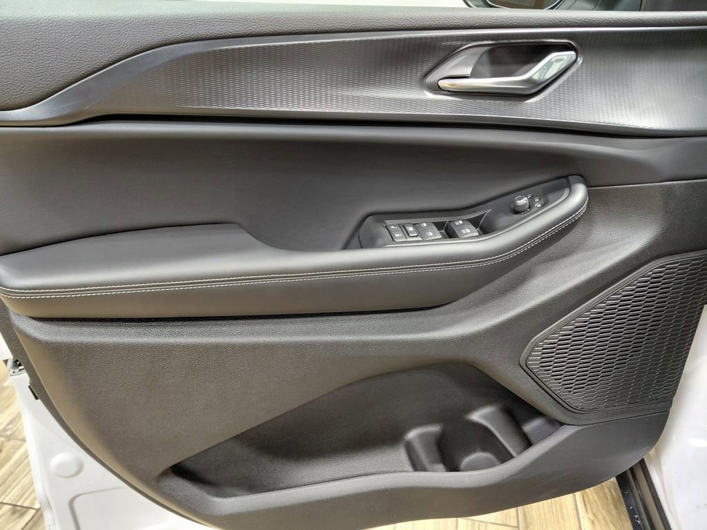 Certified 2025 Jeep Grand Cherokee Laredo X image 37