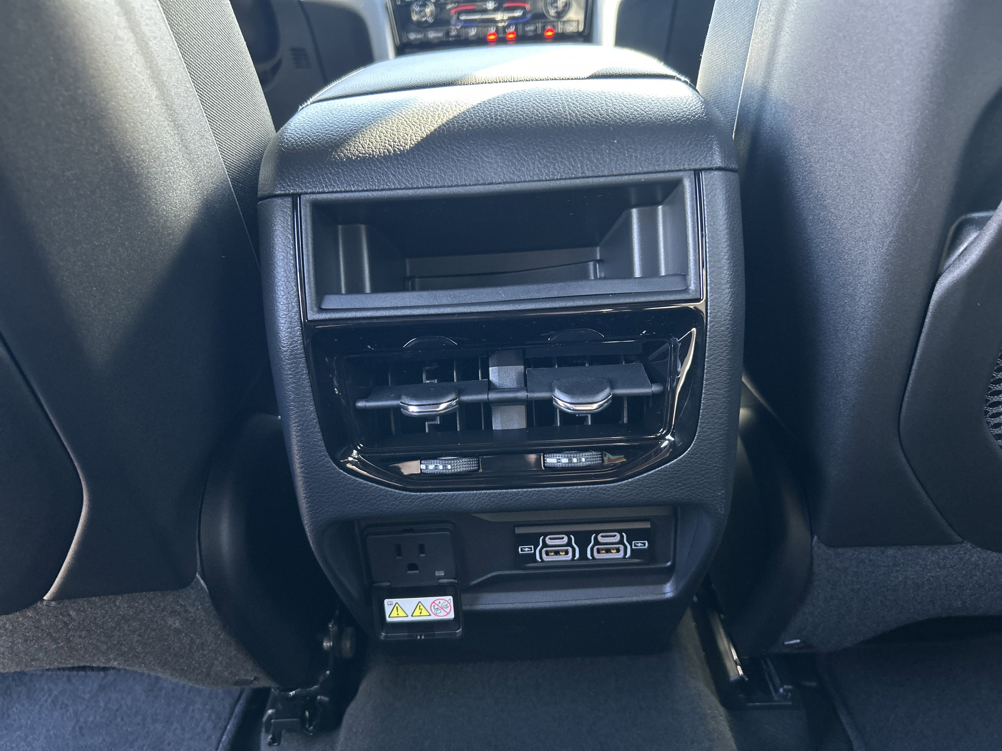 New 2025 Jeep Grand Cherokee Altitude image 38