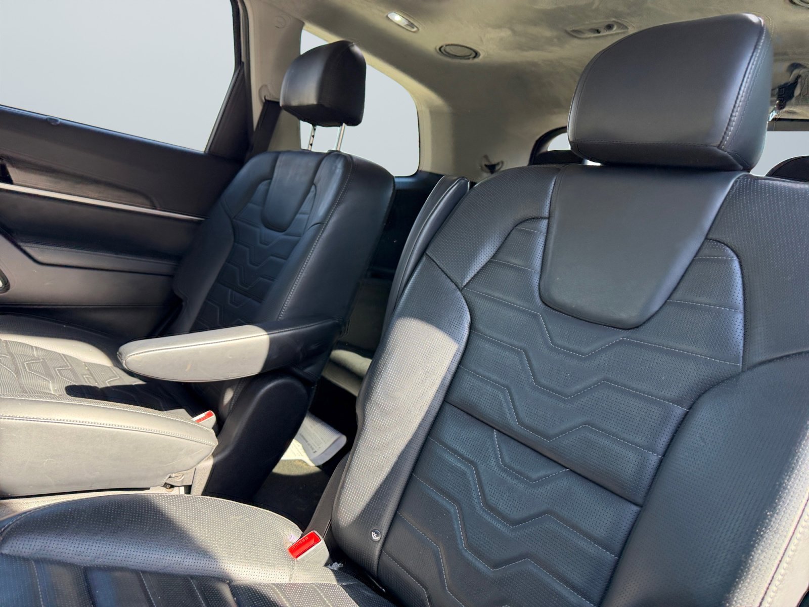 Used 2022 Kia Telluride SX w/ SX Prestige Package image 14