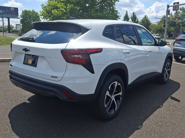 New 2026 Chevrolet Trax RS w/ Sunroof Package FWD image 3