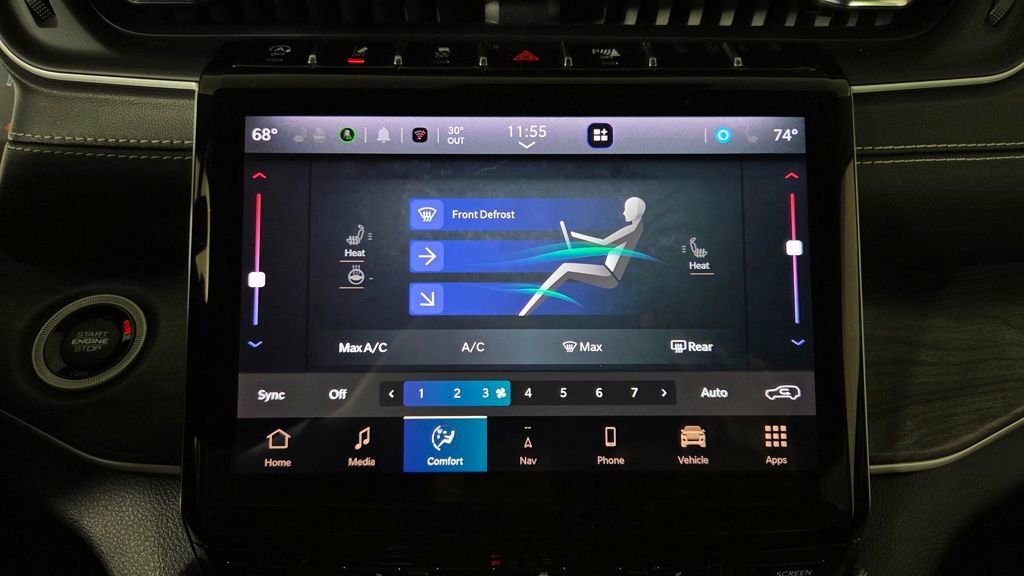 Used 2023 Jeep Grand Cherokee Limited w/ Black Appearance Package image 25