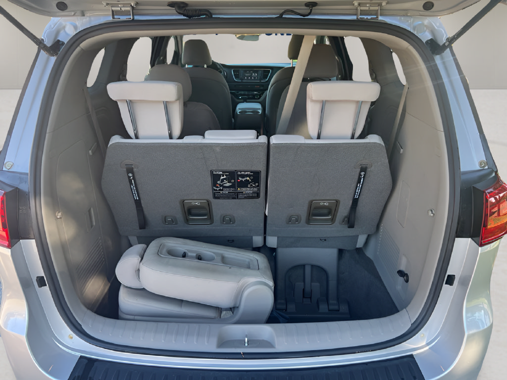 Used 2019 Kia Sedona LX FWD image 10