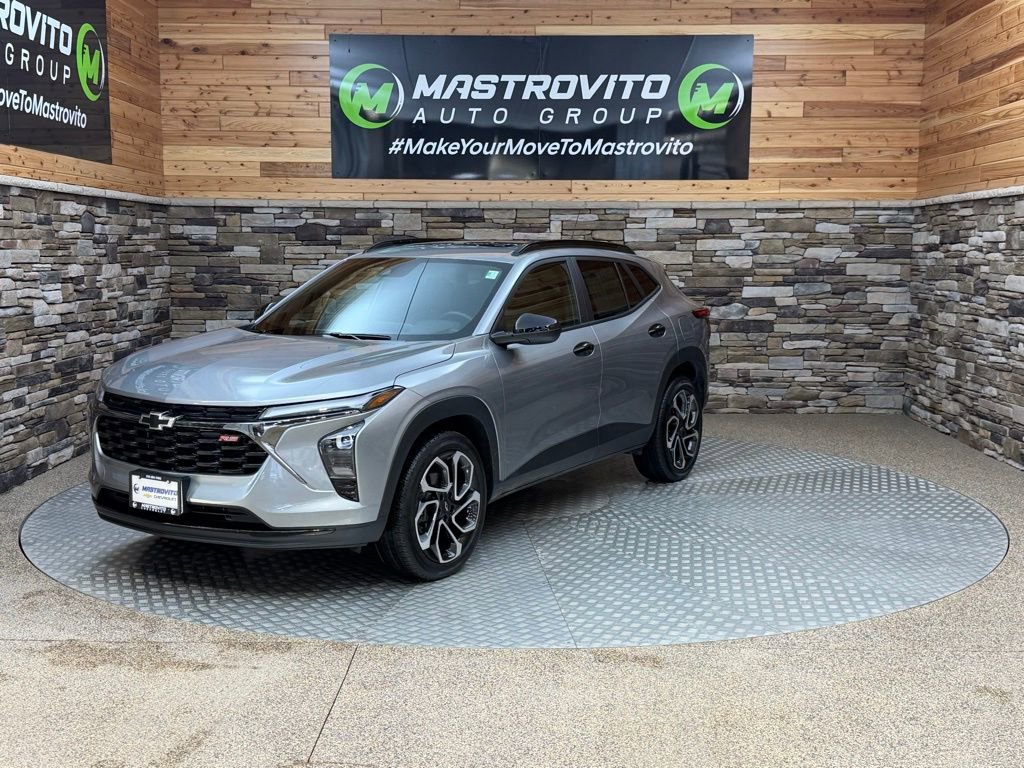 Used 2024 Chevrolet Trax RS w/ Sunroof Package image 4