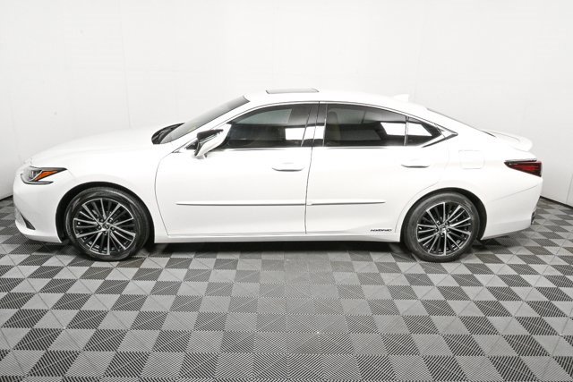 Used 2022 Lexus ES 300h w/ Premium Package image 33