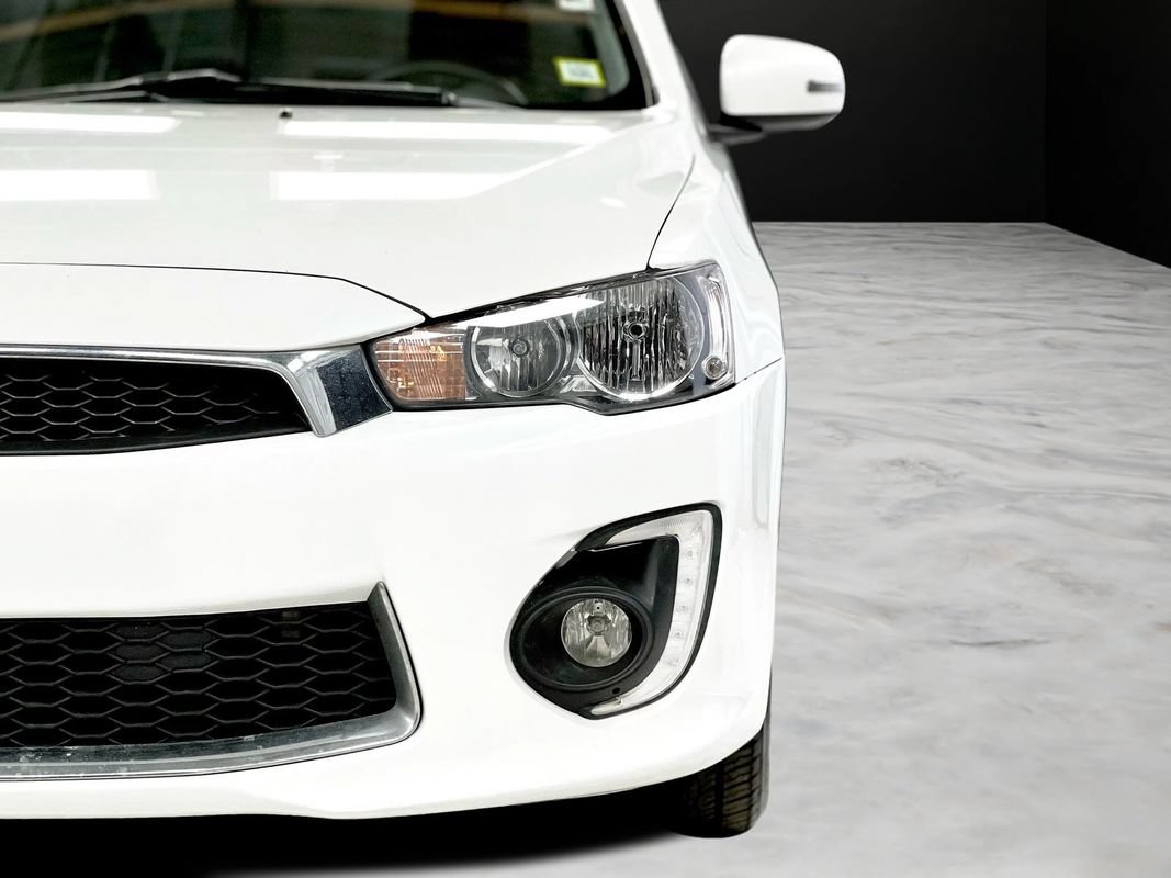 Used 2017 Mitsubishi Lancer ES FWD image 9