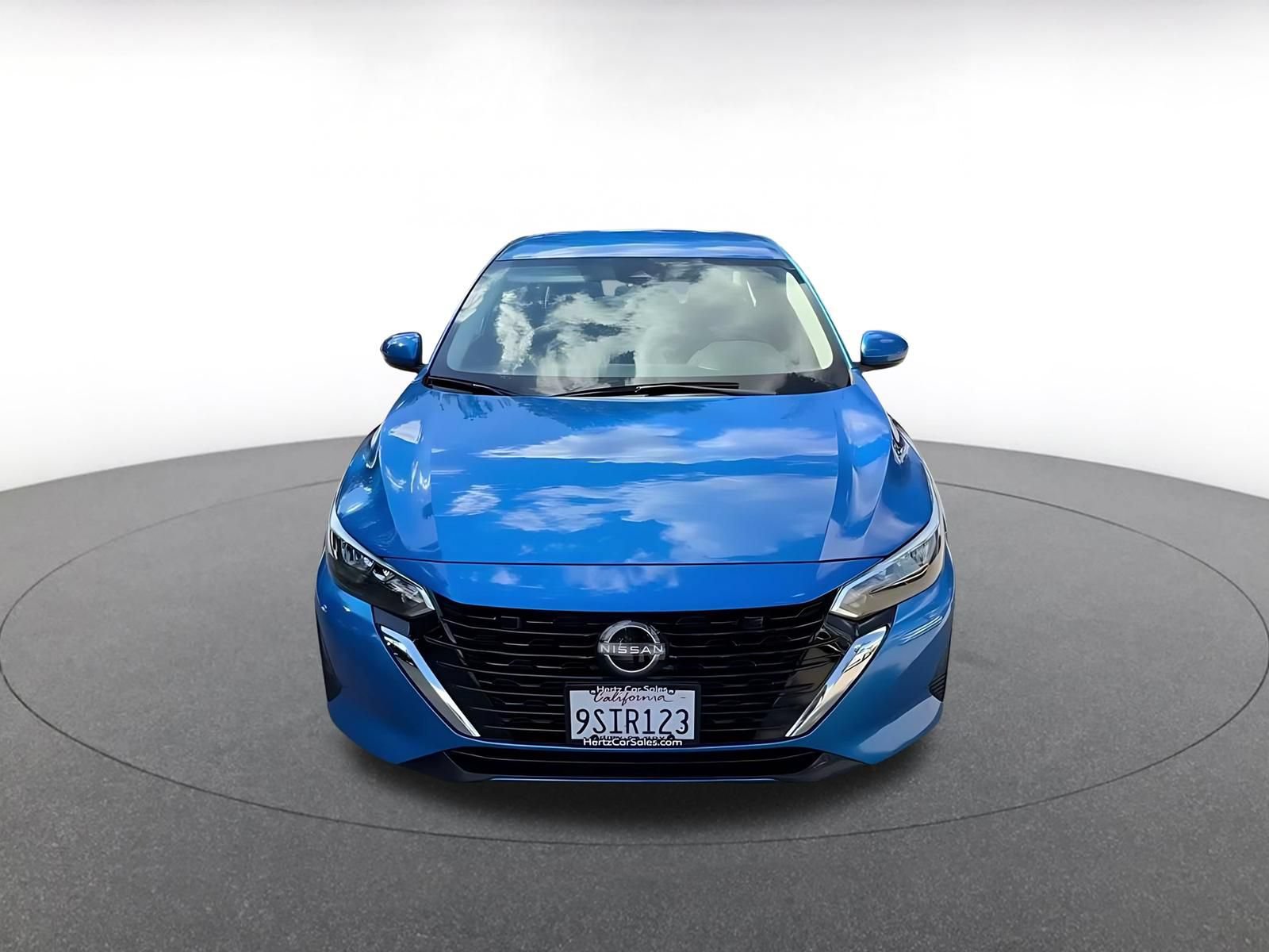 Used 2025 Nissan Sentra SV FWD image 4