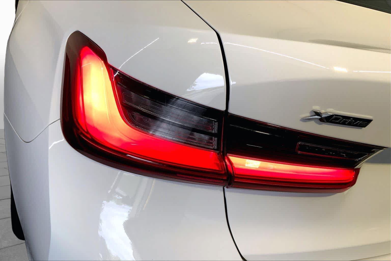 Used 2022 BMW 330i xDrive Sedan w/ Premium Package AWD/4WD image 28