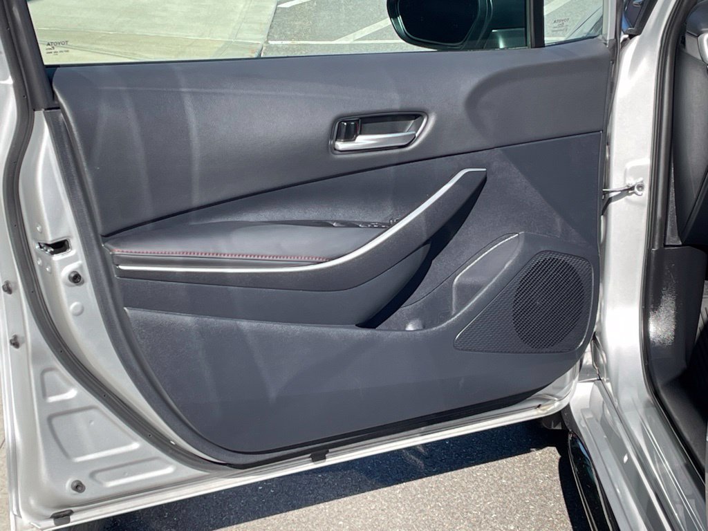 Used 2025 Toyota Corolla SE w/ SE Premium Package FWD image 8