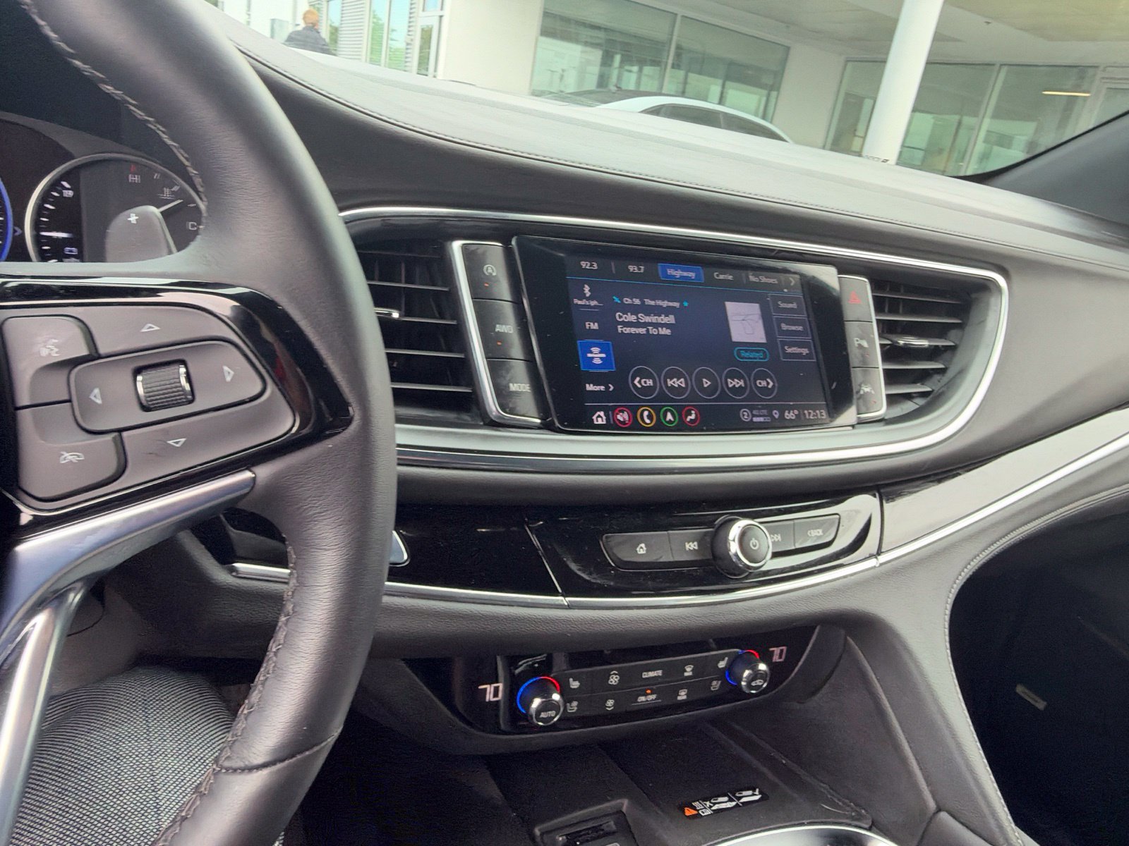 Used 2023 Buick Enclave Avenir w/ Avenir Technology Package AWD/4WD image 2
