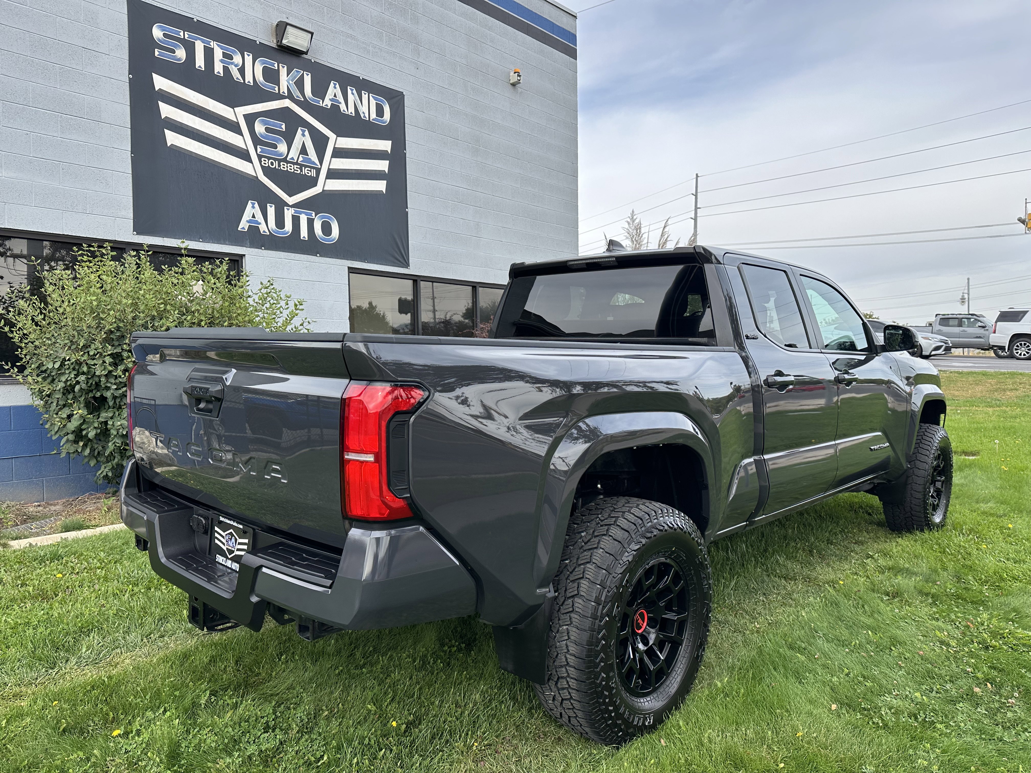 Used 2024 Toyota Tacoma SR5 image 7