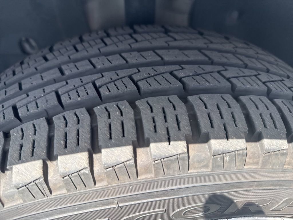 Used 2014 Lincoln MKX FWD w/ Equipment Group 102A image 2