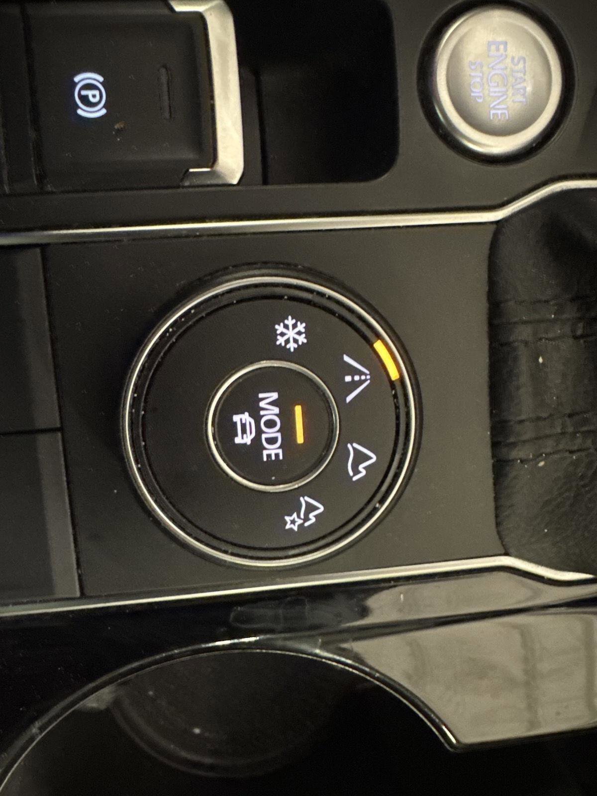 Used 2021 Volkswagen Atlas SEL AWD/4WD image 19