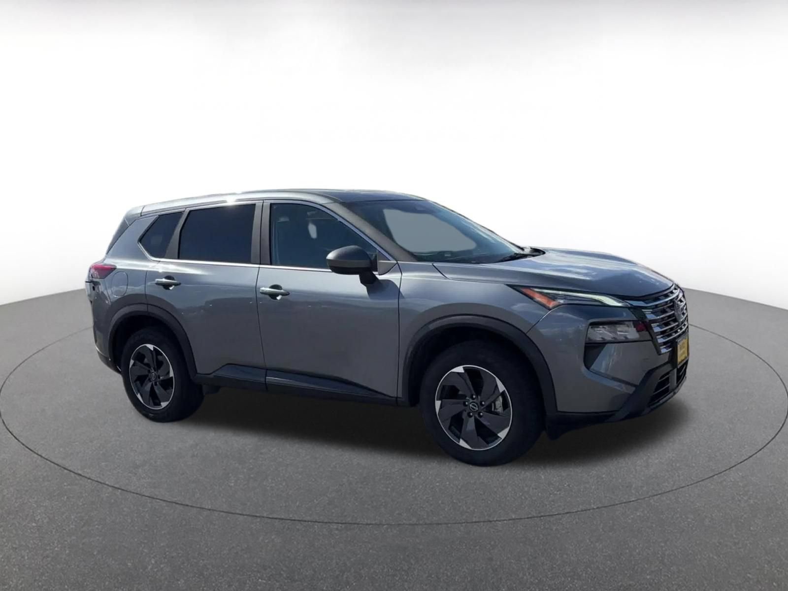 Used 2025 Nissan Rogue SV AWD/4WD image 2