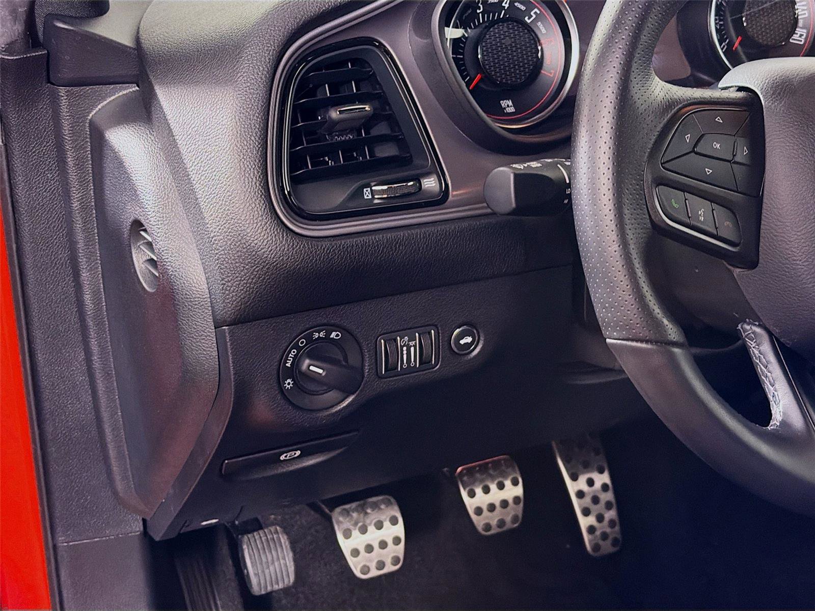 Used 2023 Dodge Challenger R/T image 10