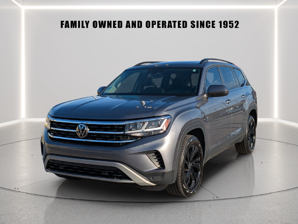 Certified 2023 Volkswagen Atlas SE w/ Panoramic Sunroof Package FWD image 2