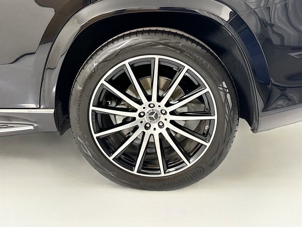 Used 2025 Mercedes-Benz GLS 450 4MATIC image 32