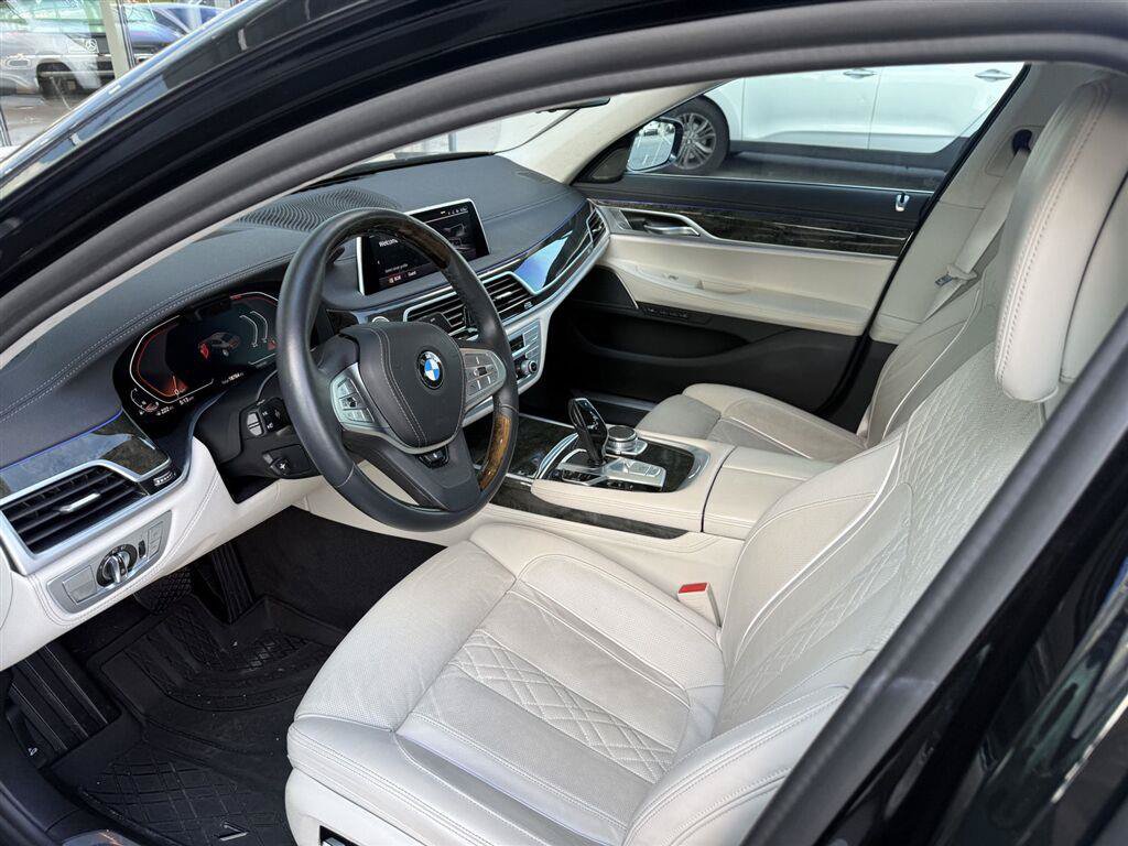 Used 2021 BMW 740i xDrive w/ Premium Package AWD/4WD image 2