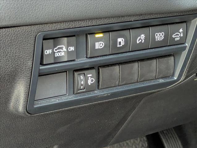 Used 2025 Toyota Sequoia SR5 AWD/4WD image 9