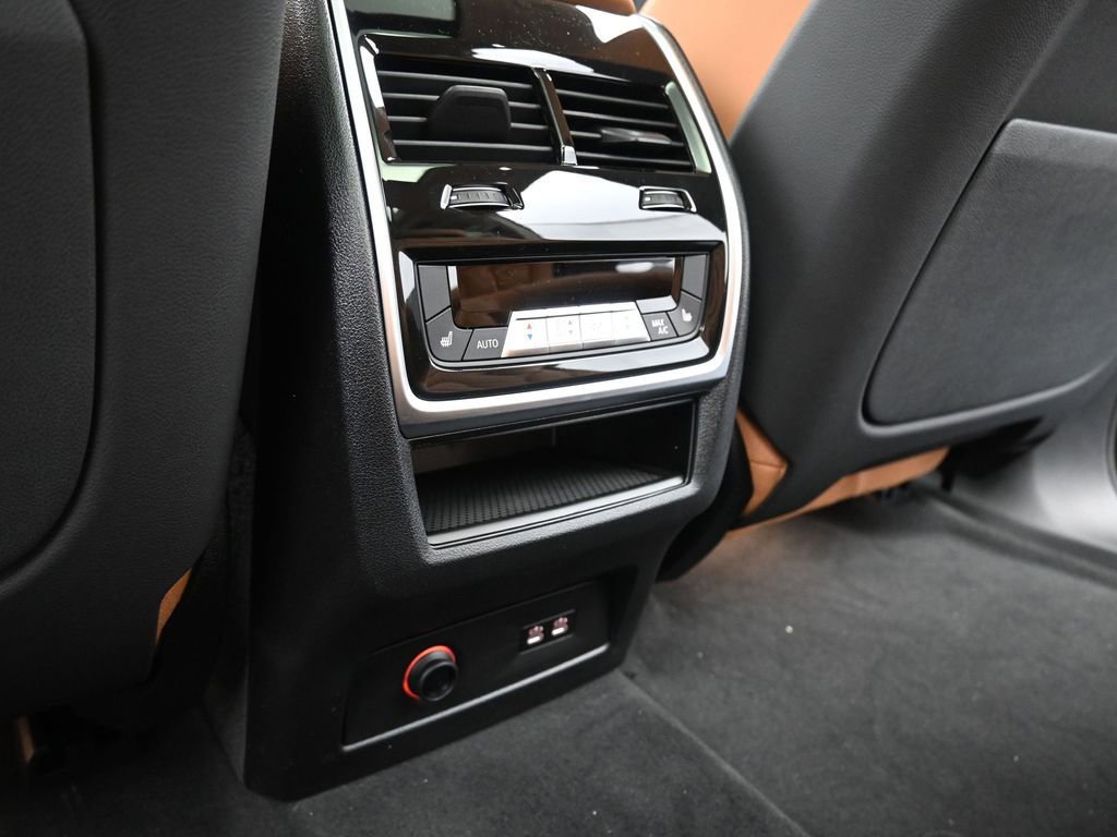 New 2025 BMW X7 xDrive40i image 18