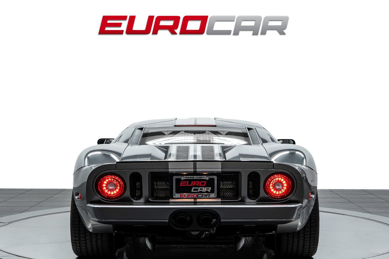 Used 2006 Ford GT RWD image 4
