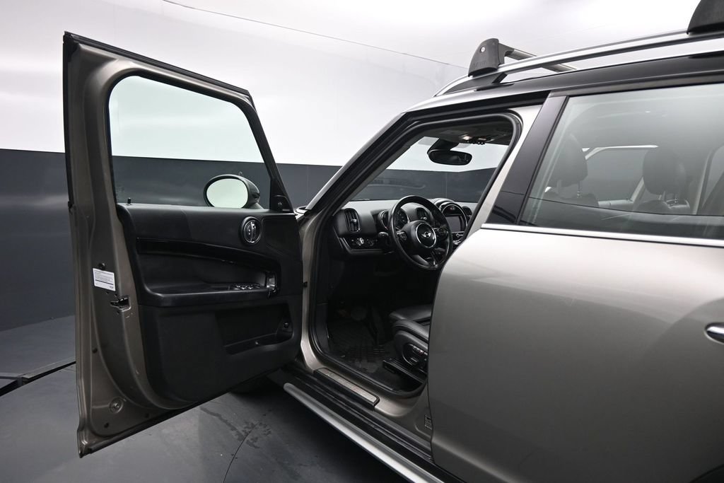 Used 2019 MINI Cooper Countryman S w/ Premium Package FWD image 9