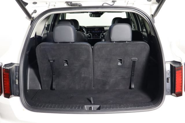 Used 2022 Kia Sorento EX w/ Panoramic Sunroof Package FWD image 18