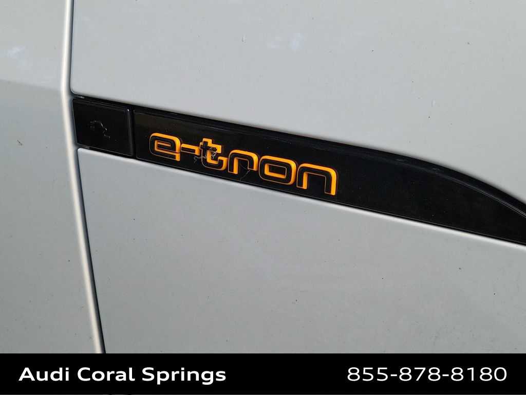 Certified 2023 Audi e-tron Premium Plus w/ Premium Plus Package image 20