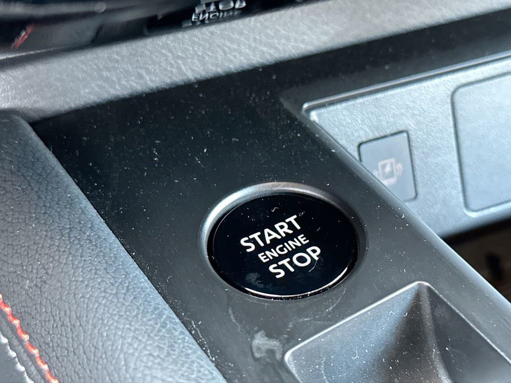 New 2025 Nissan Kicks SR image 15