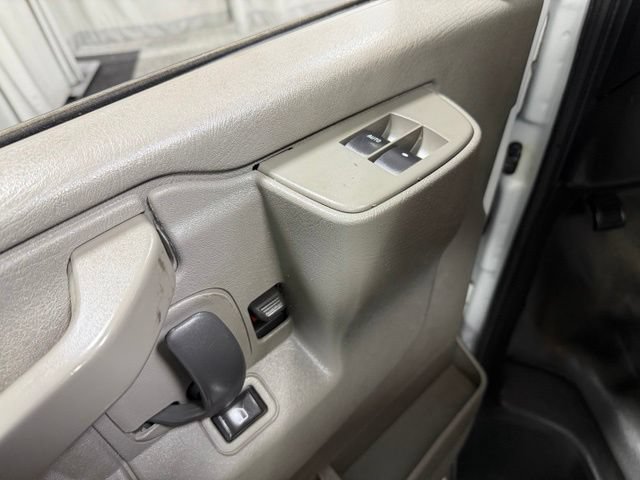 Used 2019 Chevrolet Express 2500 w/ Driver Convenience Package RWD image 15