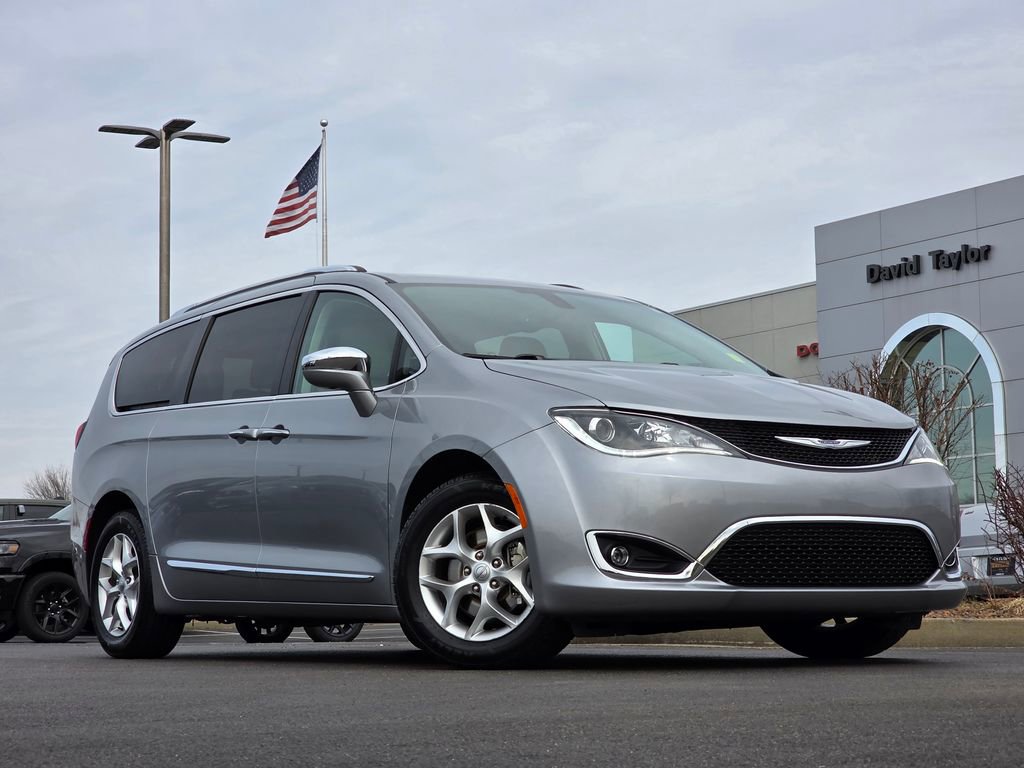 Used 2020 Chrysler Pacifica Limited image 40