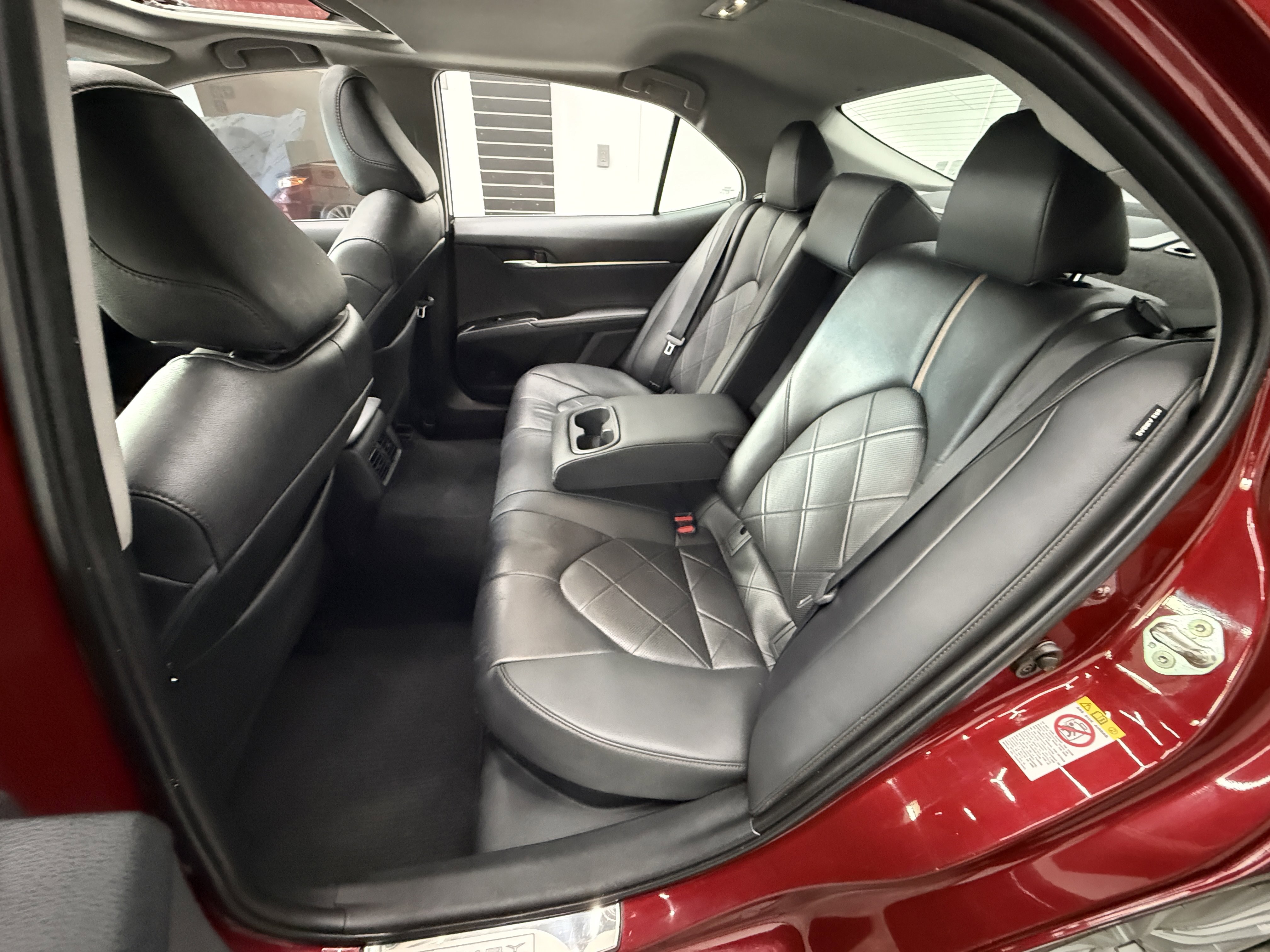 Used 2018 Toyota Camry XLE FWD image 23