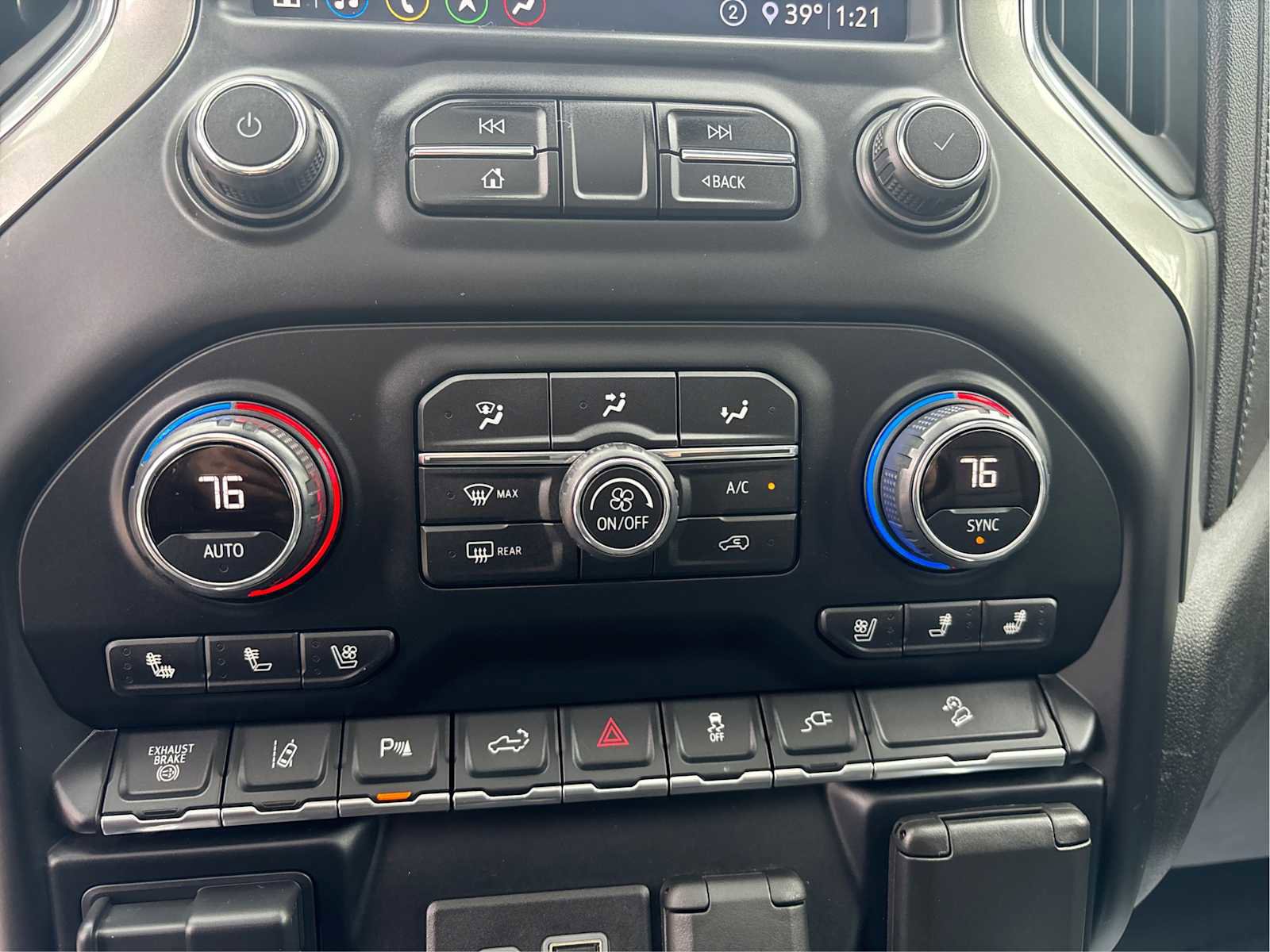 Certified 2020 Chevrolet Silverado 2500 LTZ w/ LTZ Premium Package image 29