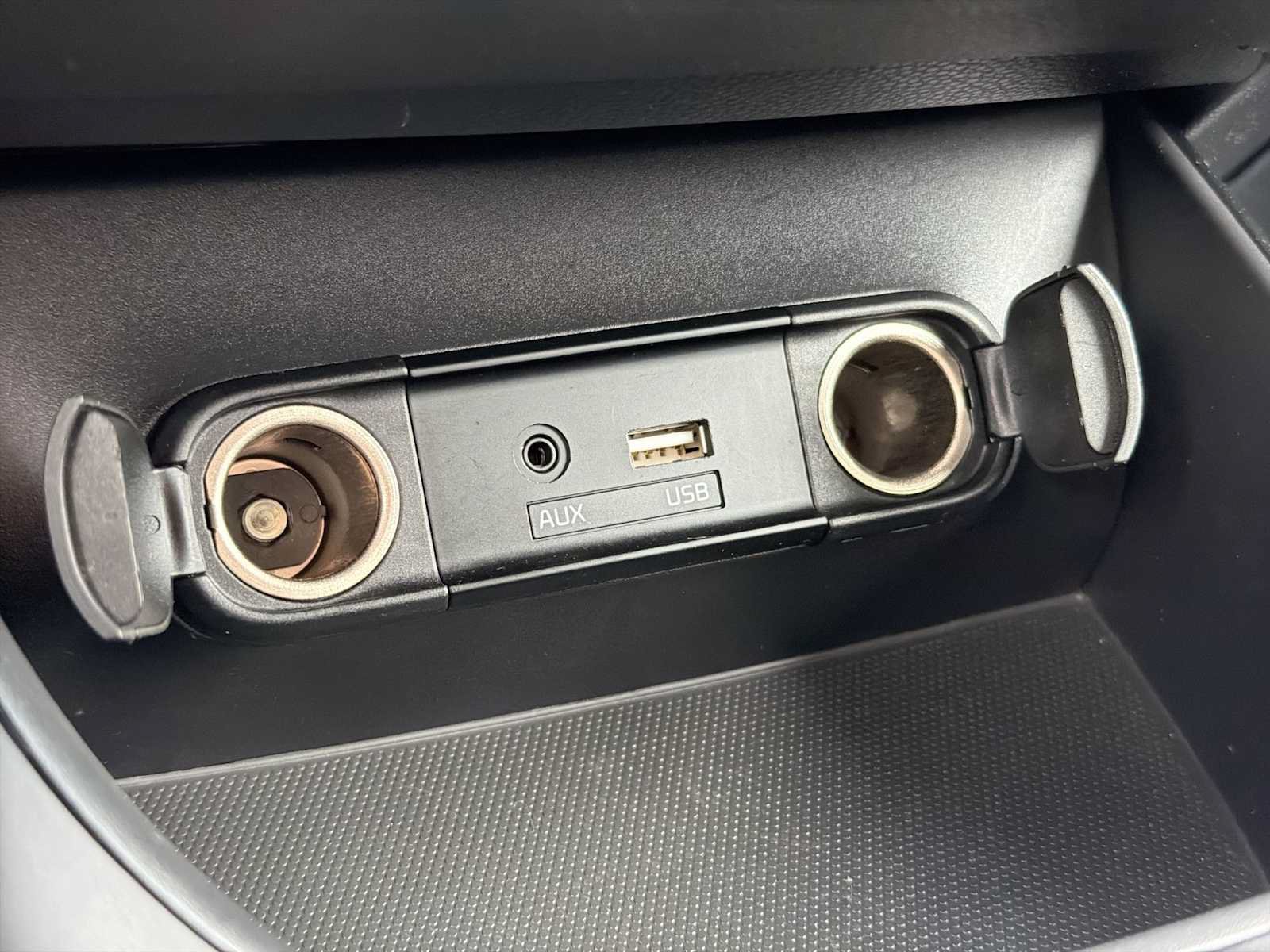 Used 2015 Kia Soul + FWD image 23