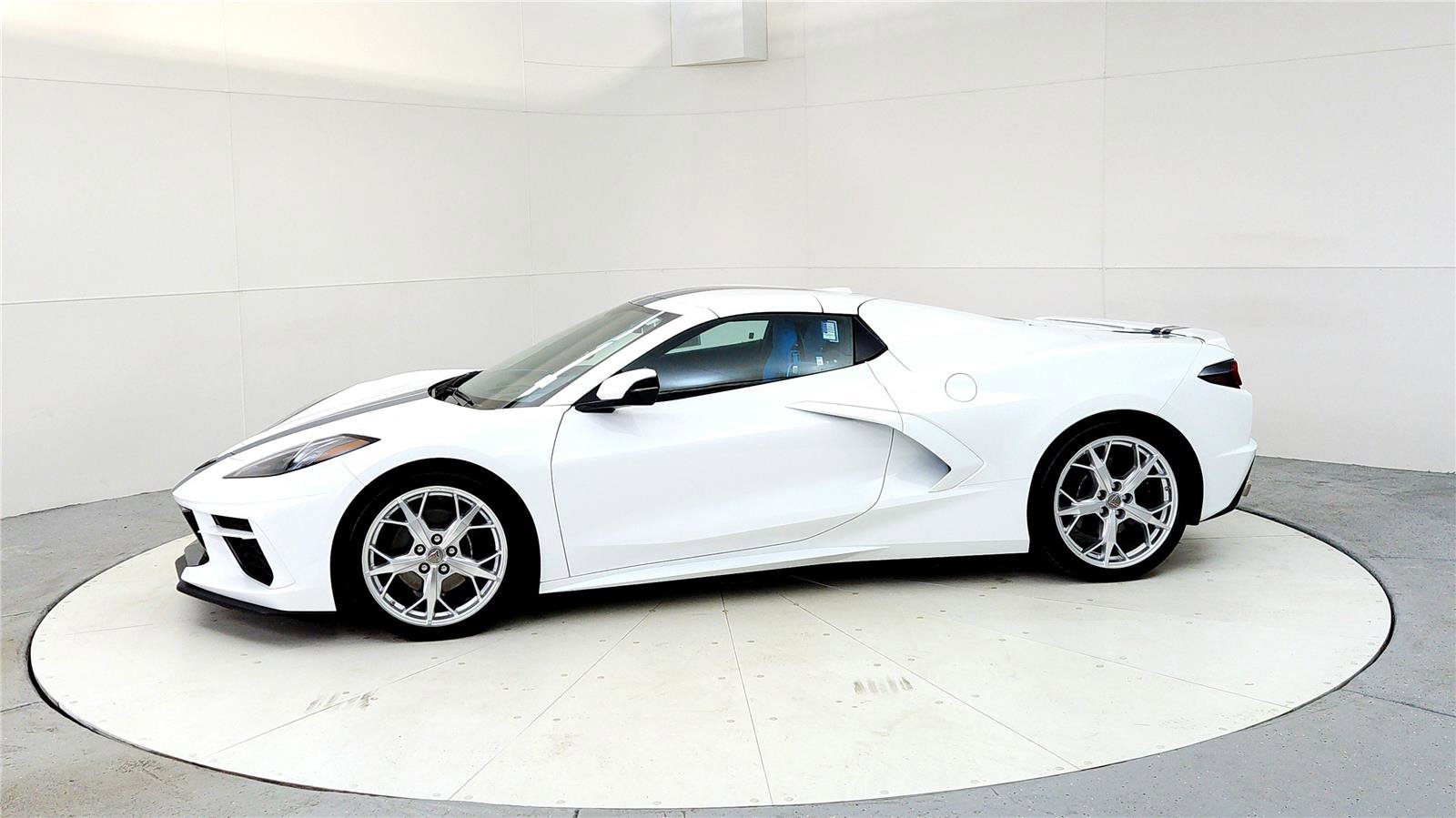 Used 2023 Chevrolet Corvette Stingray Premium Conv w/ 3LT RWD image 3