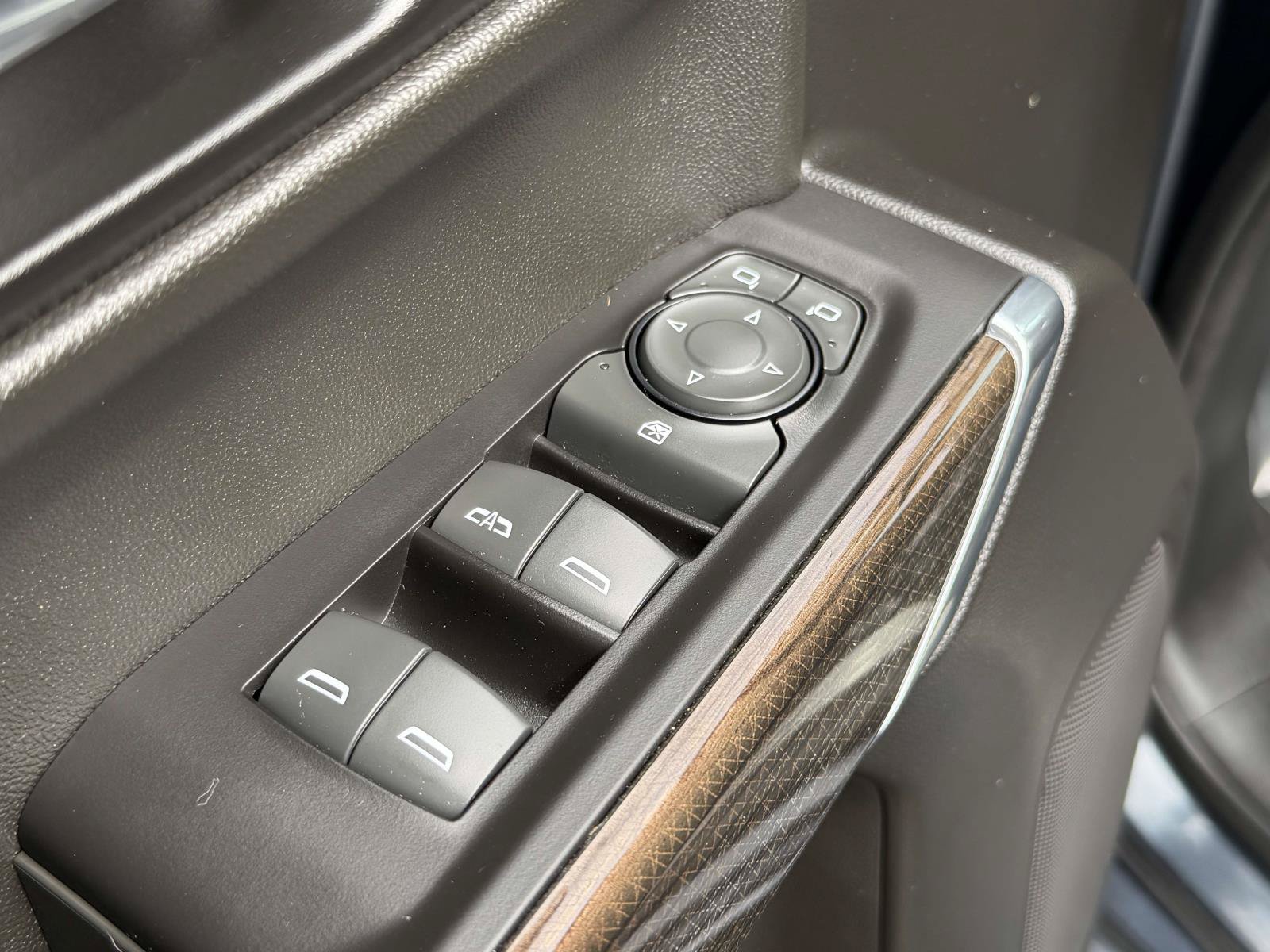 Used 2022 Chevrolet Silverado 1500 LT AWD/4WD image 23