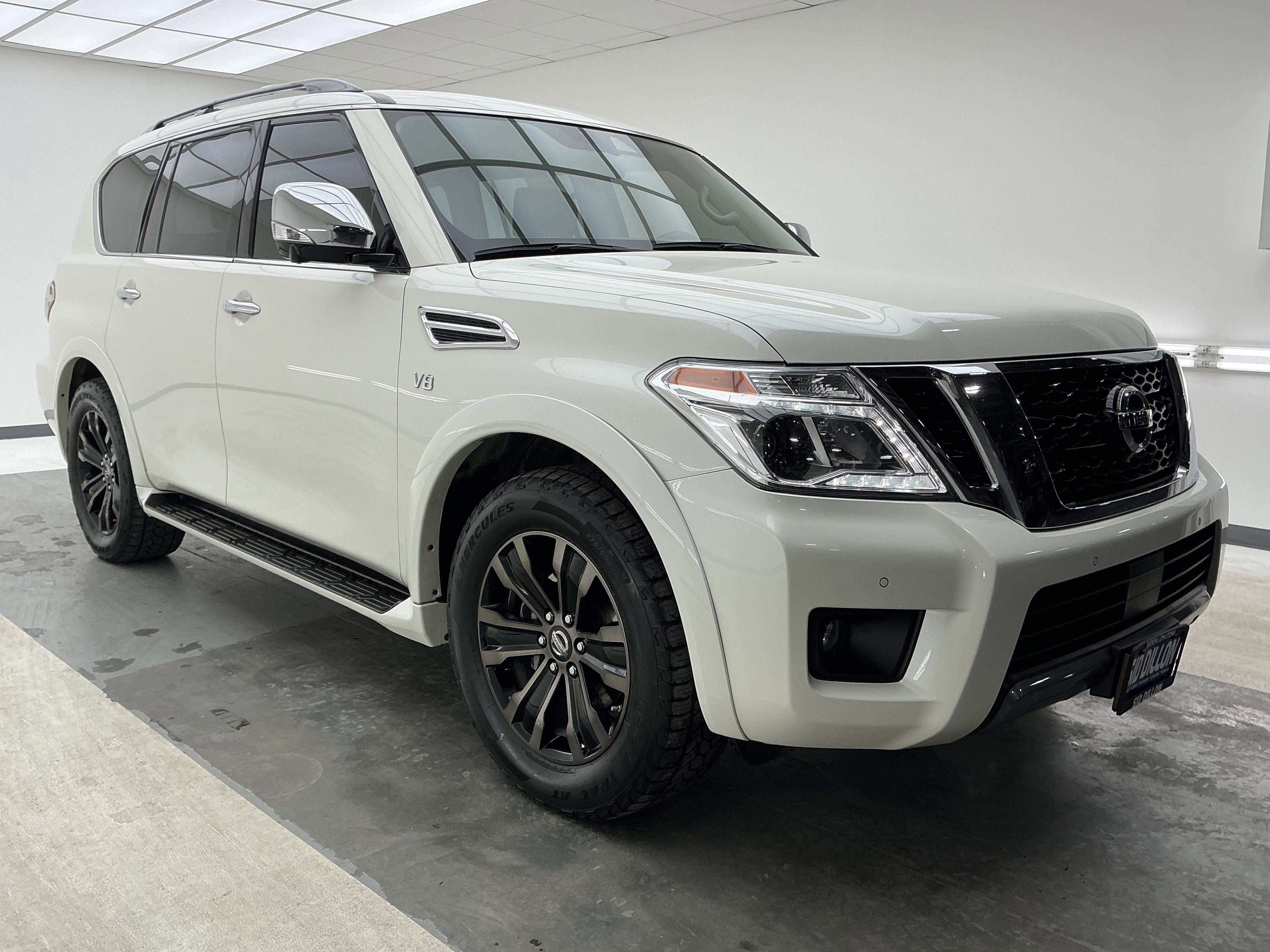 Used 2019 Nissan Armada Platinum w/ Interior Lighting Package image 3