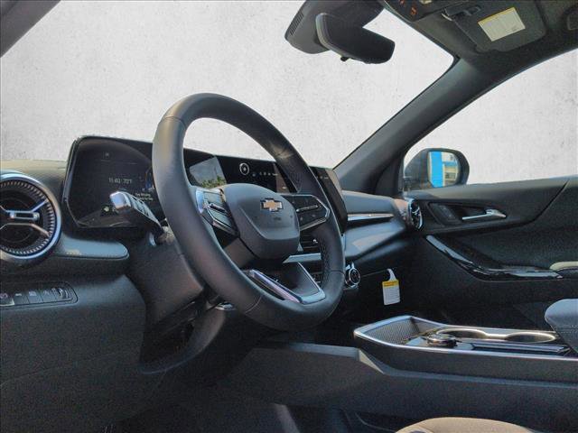 New 2026 Chevrolet Equinox LT w/ Safety and Technology Package AWD/4WD image 3