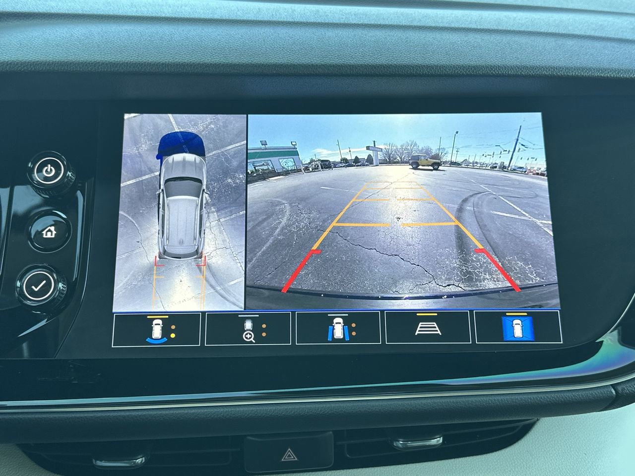 Used 2021 Buick Envision Avenir w/ Technology Package II image 3