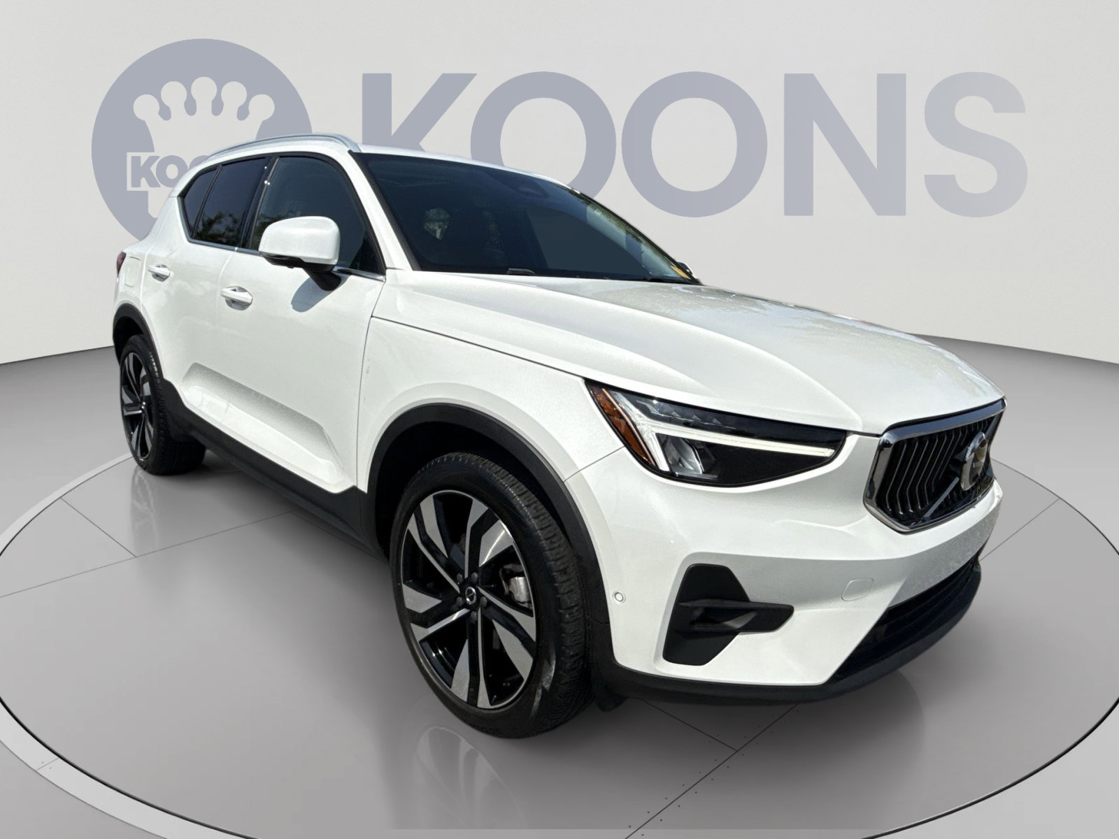Certified 2023 Volvo XC40 B5 Plus w/ Protection Package Premier AWD/4WD image 18