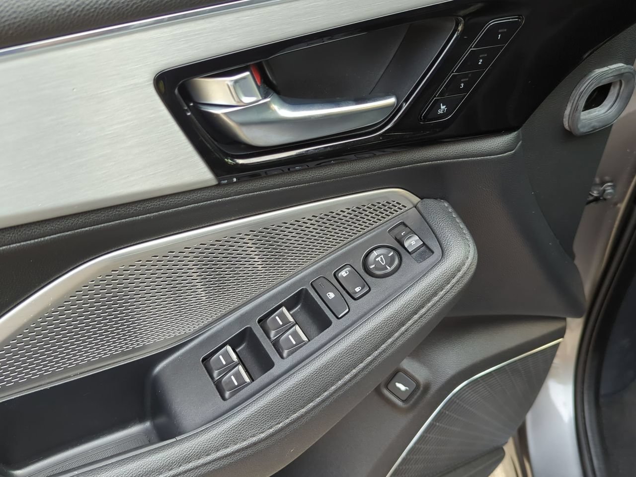 Used 2024 Acura MDX SH-AWD image 8