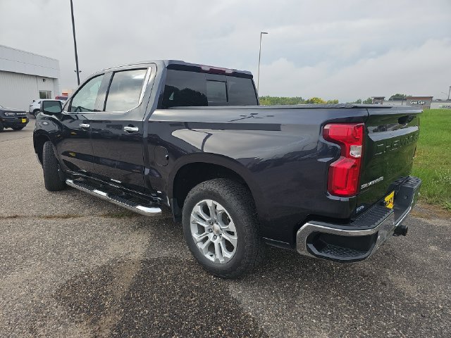 Used 2022 Chevrolet Silverado 1500 LTZ w/ LTZ Premium Package AWD/4WD image 3