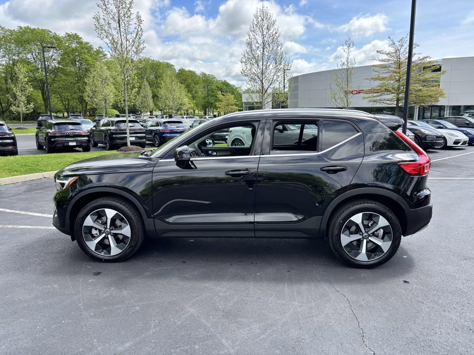 New 2025 Volvo XC40 B5 Core w/ Protection Package Premier image 4