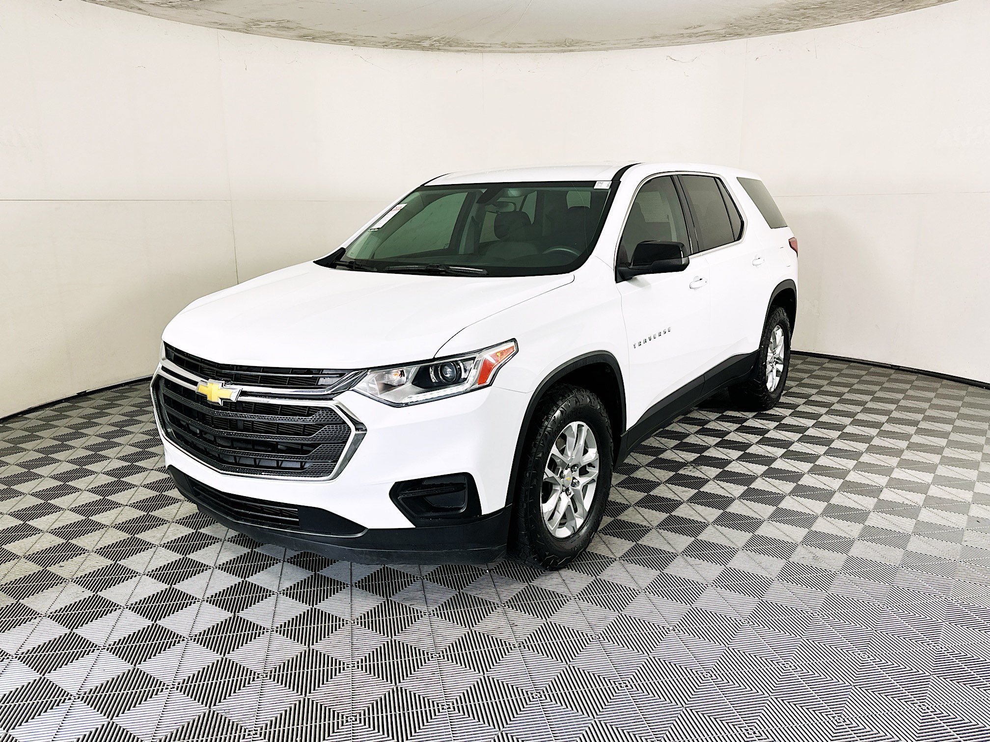 Used 2021 Chevrolet Traverse LS FWD image 7