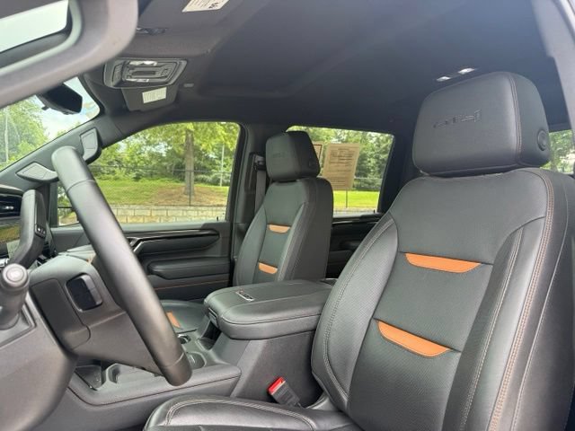 Used 2024 GMC Sierra 2500 AT4 w/ Technology Package AWD/4WD image 5