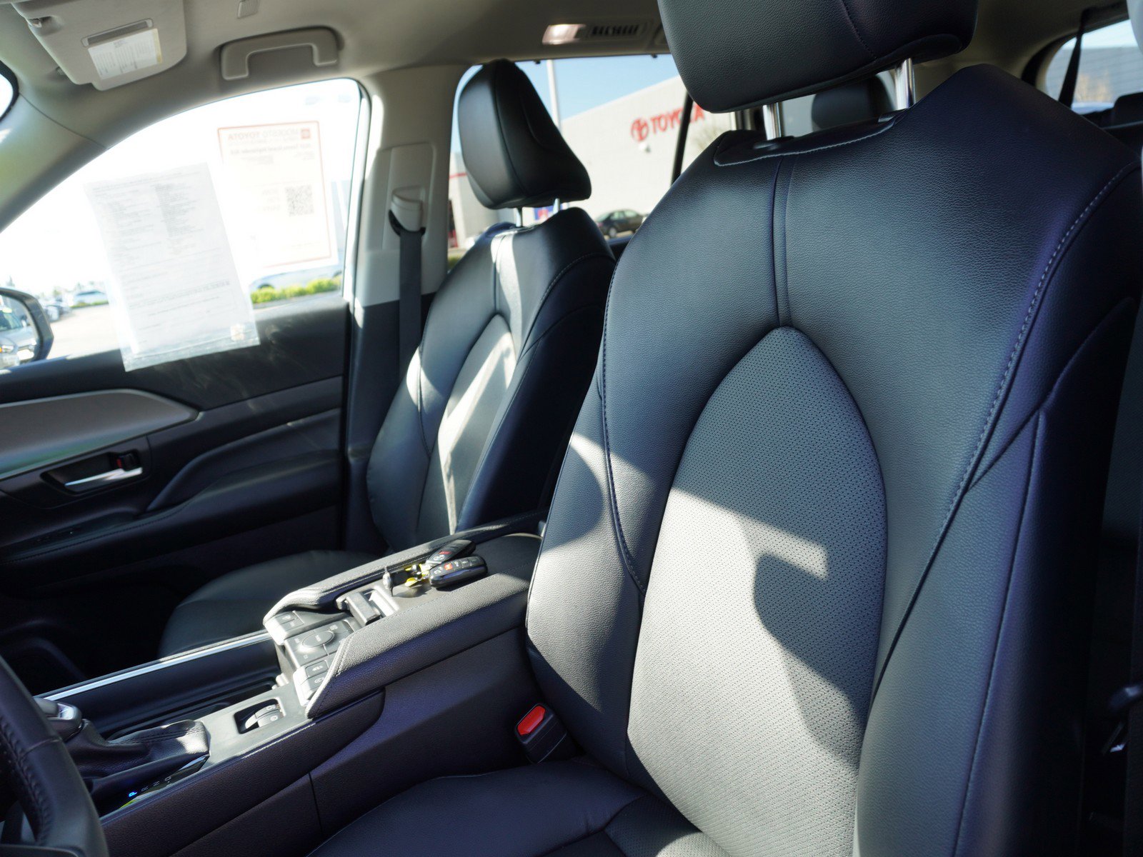 Used 2025 Toyota Grand Highlander AWD image 24